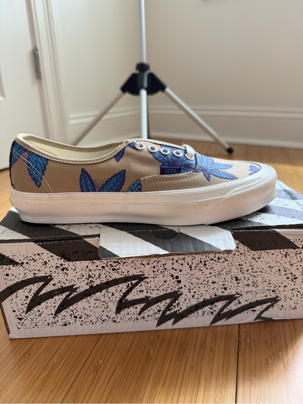 Vans Authentic Sweet Leaf in Blue Dream Lx